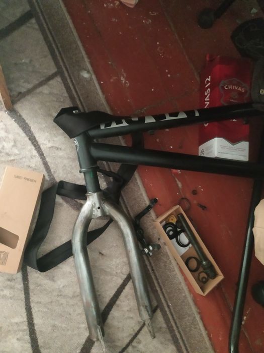 Продам запчасти разные и бмх