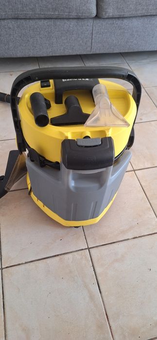 Aspirator cu injecție-extracție Kärcher SE 4001 – Curățare tapițerii și covoare