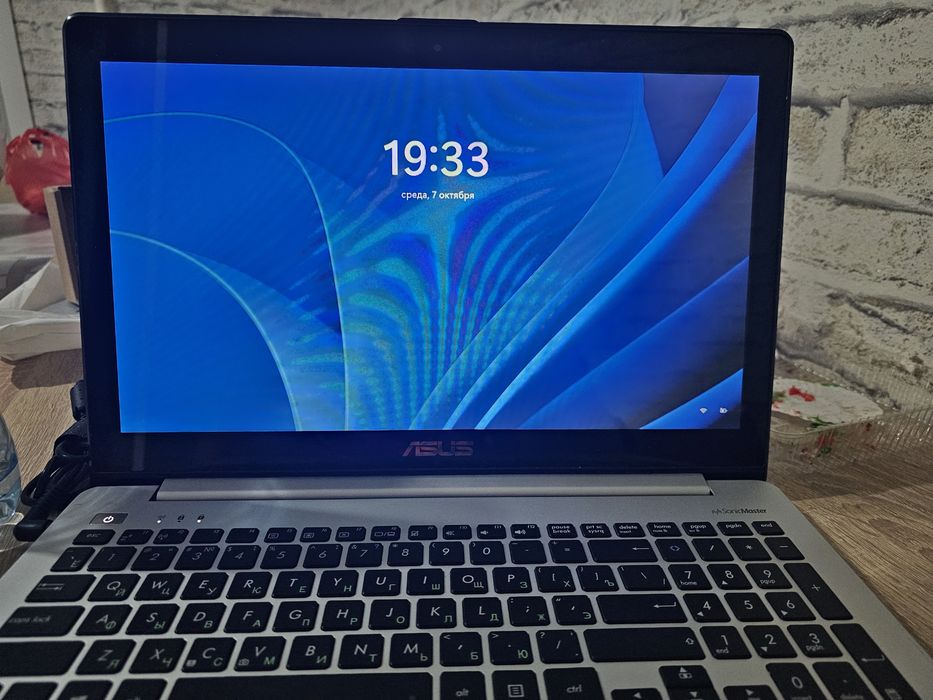 Продаю ноутбук asus