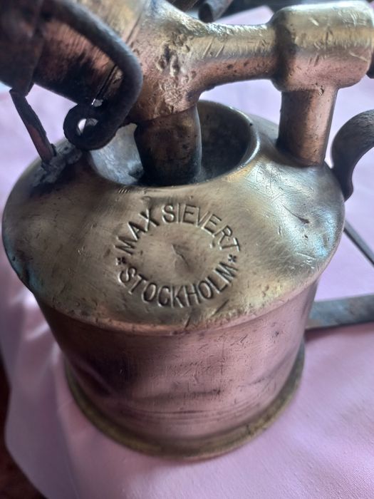 Lampa veche pe gaz suedeza