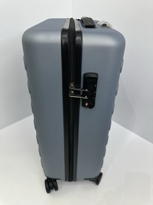 продается чемодан