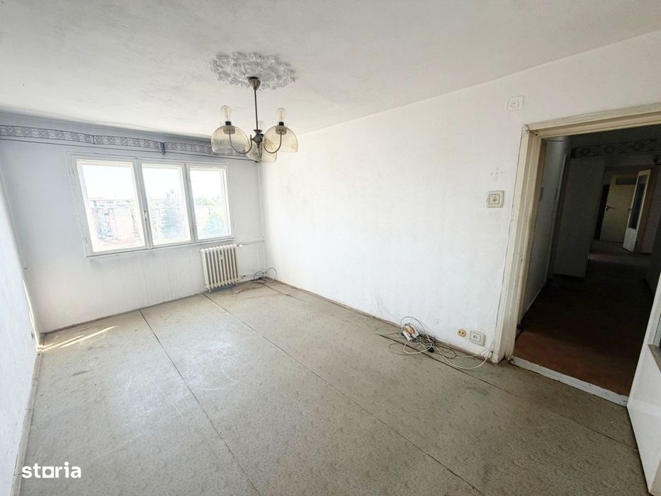 Apartament 3 camere decomandat, etaj intermediar - Vlaicu