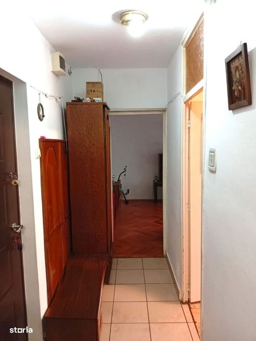 Apartament 4 camere in Micalaca 300 / la Supeco