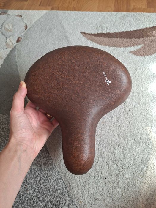 Sa bicicleta Selle Royal Drifter maro cu arcuri, stil vintage