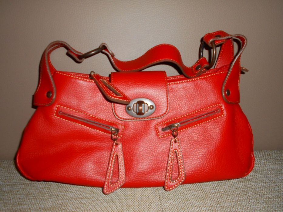 Голяма чанта с дълга дръжка, раница с арт принт и други