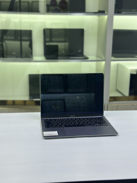 Macbook Air 13-inch 2020
