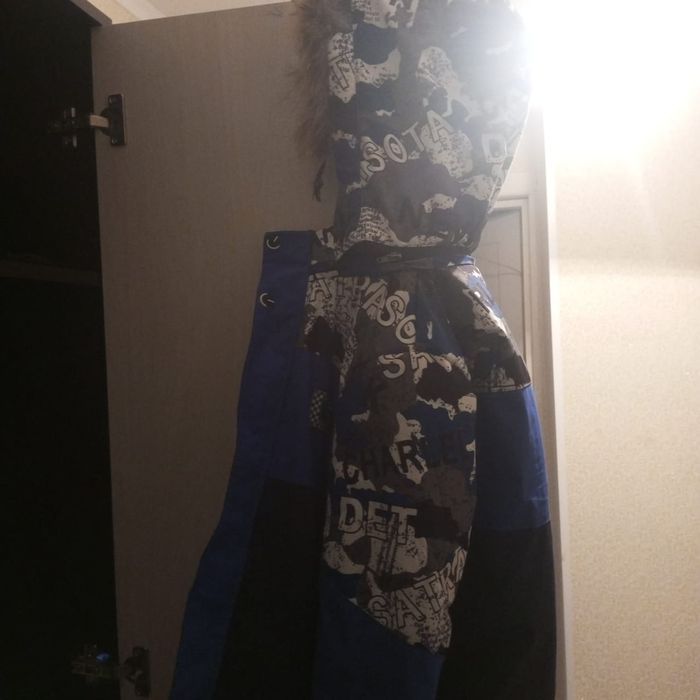 Продам детскую куртку