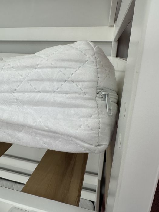 Кровать двухъярусная