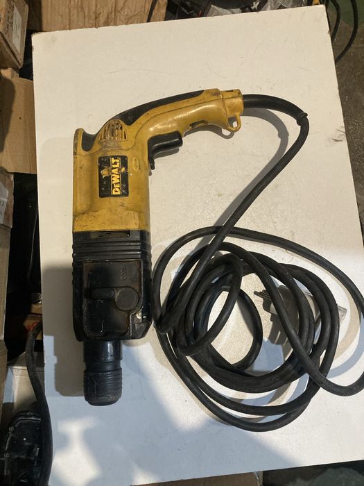 Rotopercutor Dewalt 650w cu defect