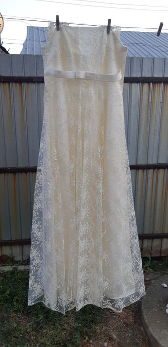 Vand rochie de mireasă