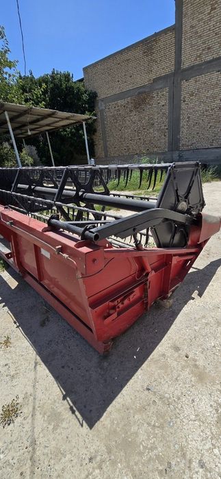 Case IH AXF 4088 kombayn