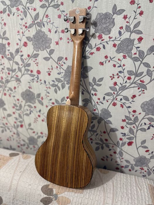 Продам укулеле