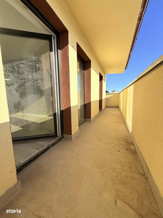 Inchiriez spatiu comercial, suprafata utila 61 mp zona Cocosul de Aur