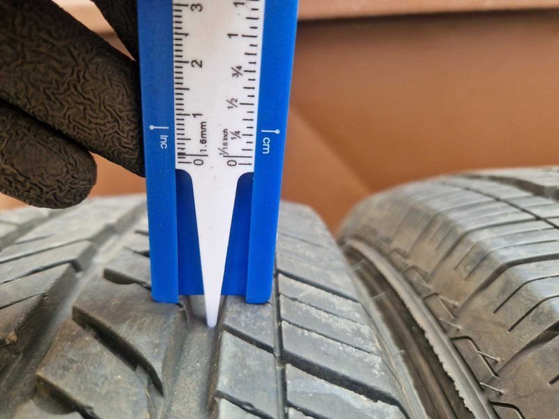 4 Bridgestone R18 255/70
летни гуми
DOT2622