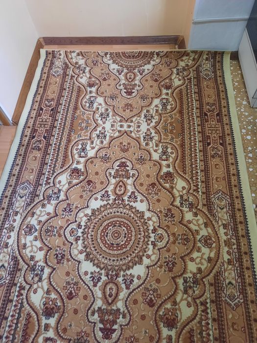 Продаётся ковёр в хорошем состоянии