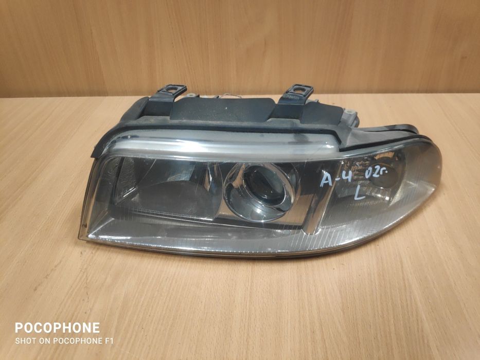 Ляв фар Audi A4 / Audi A4 1999/01г. Със Забележка!