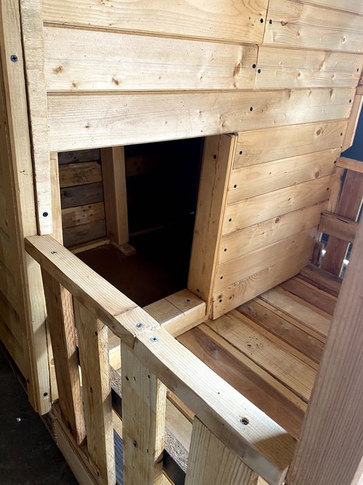 Къща за кучета ръчно направена