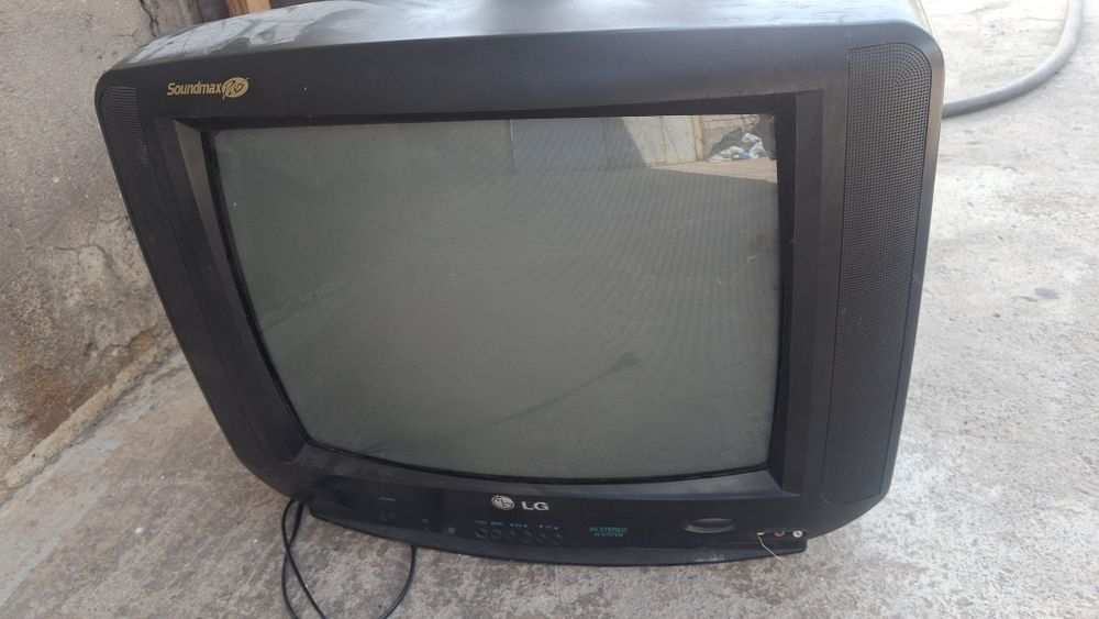 Televizor sotiladi