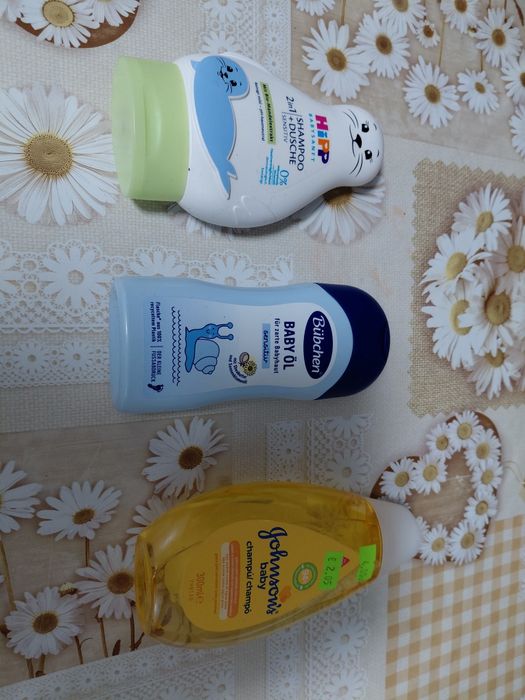 Продавам бебешка козметика