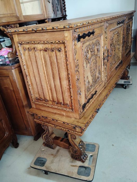 Бюфет в ренесансов стил