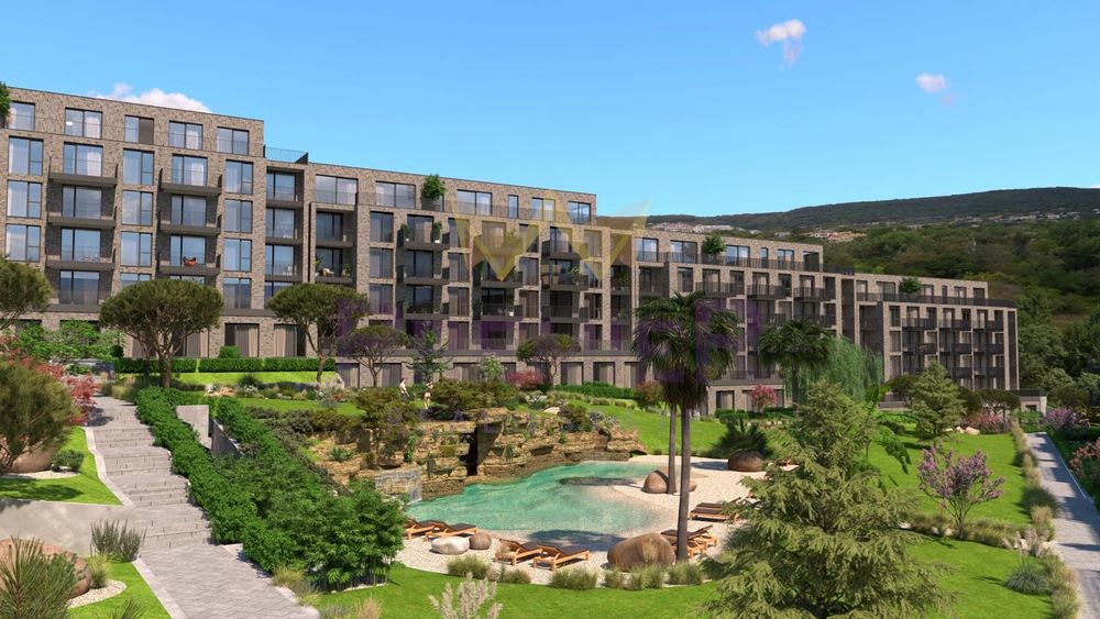 Продава се Двустаен апартамент в к.к. Св.Св. Константин и Елена - 68 кв.м за 1839 €/кв.м - Снимка #1