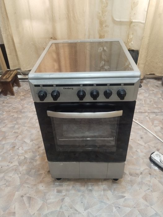 Продам стеклокерамическую плиту Elenberg