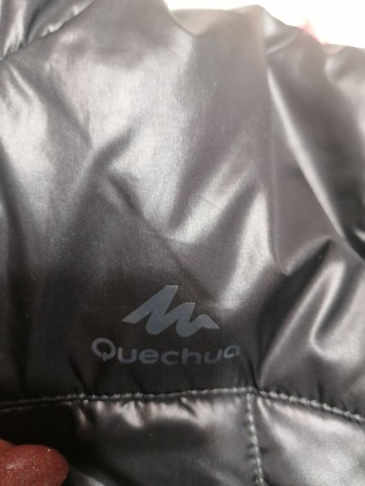 Vând geaca Quechua pt băieți