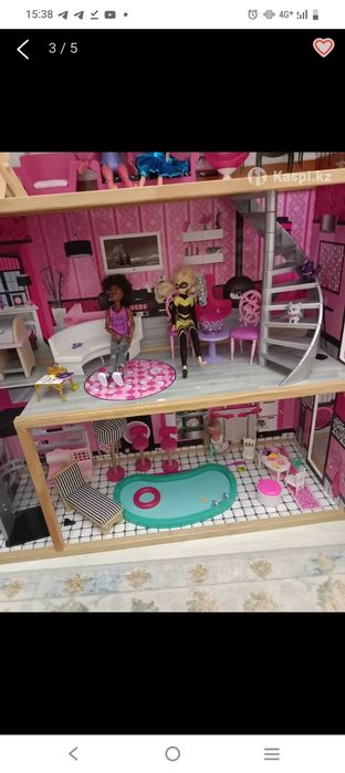 Продам большой  кукольный дом