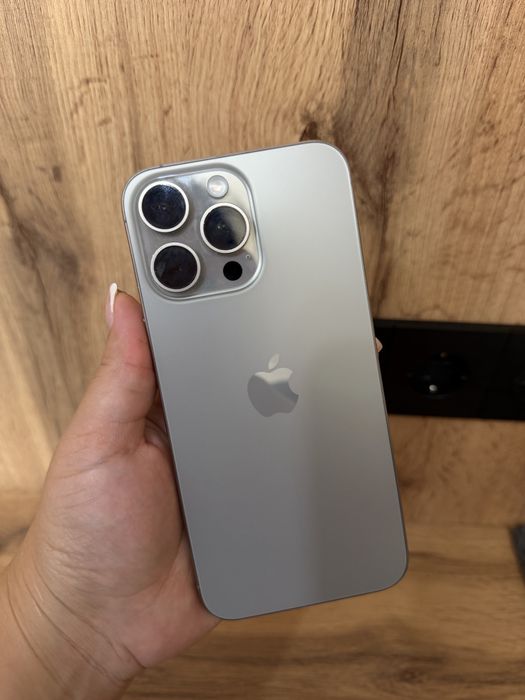 Продам iPhone айфон 15 про Макс