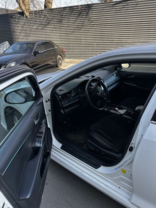 Тайота камри 50