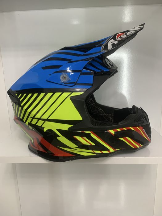 Каска Airoh Twist M