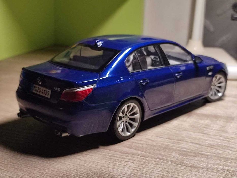 Колекционерски модел BMW M5 E60 Kyosho Blue 1/18