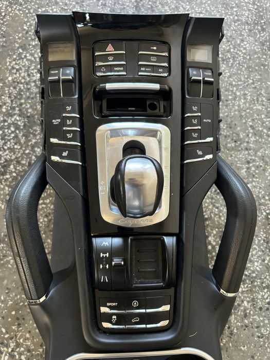 Porsche Cayenne 958 централна конзола