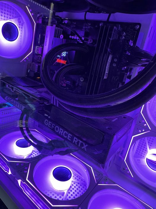 - Asamblez PC-uri la Comanda + install de Windows/Drivere -