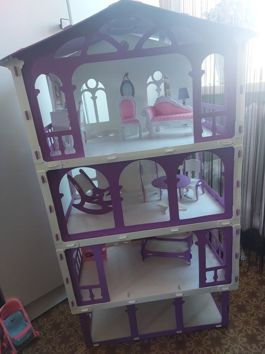 Продам детский игрушечны дом