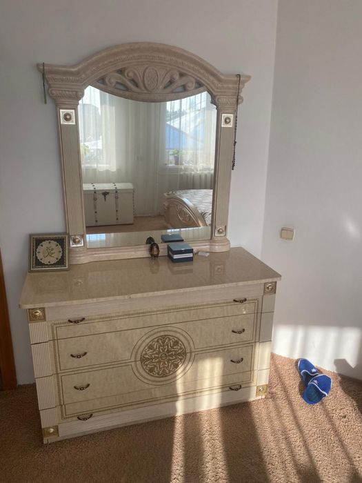 Спальный гарнитур