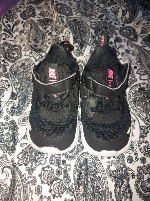Adidas Nike mărimea 21