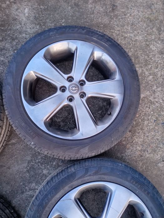 18ки  гуми Pirelli 215/55/18