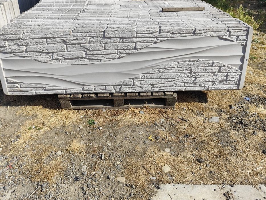 Vând gard din beton