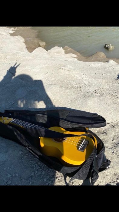 СРОЧНО продам укулеле