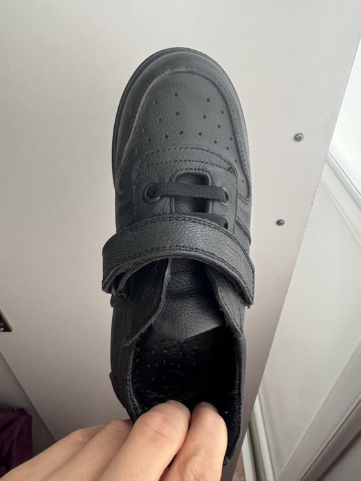 Продам туфли кроссовка