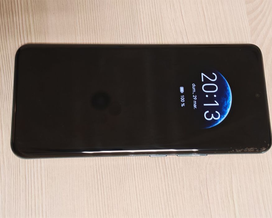 Honor 90 5G cu 8GB RAM, 256GB stocare