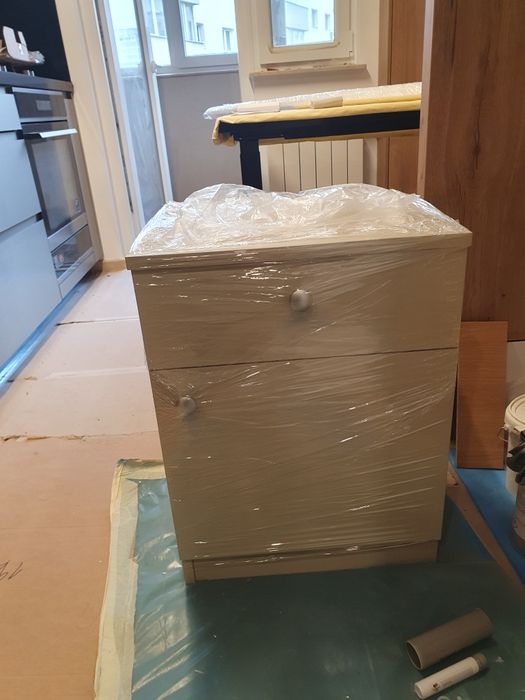 Noptiere din mdf noi, nefolosite