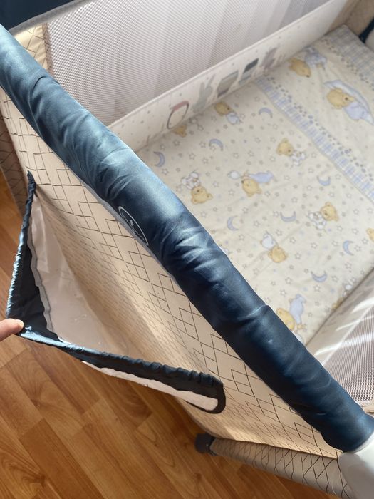 Patut pliabil cu masuta de infasat