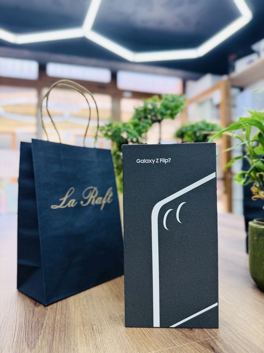 Samsung Z Flip 7 / 256Gb / Jetblack / Factura & Garantie / Husa incl /