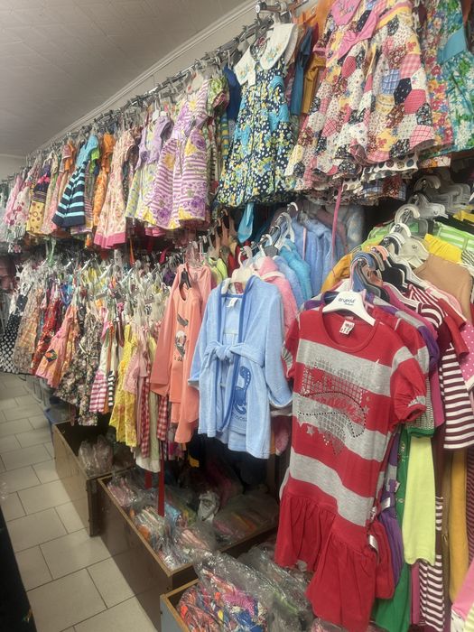 Распродажа летних топов и маечек.