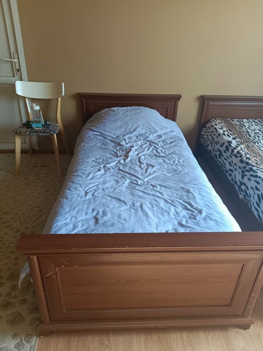 Кровать с матрасом