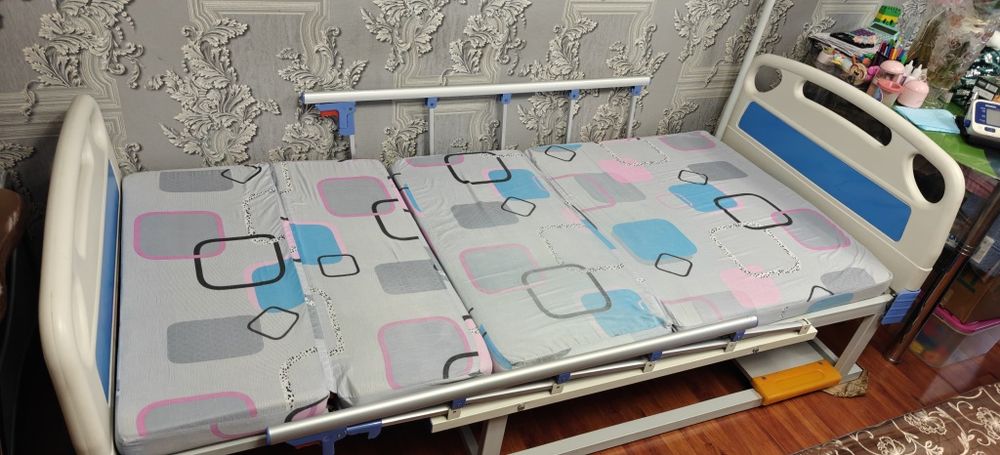 Медицинская кровать