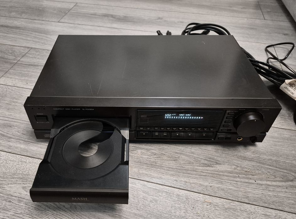 CD player Technics SL PG 520 A, fabricat in Germania.