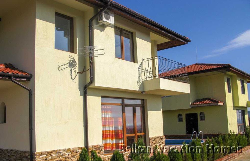 Вили близо до Албена с невероятна морска панорама